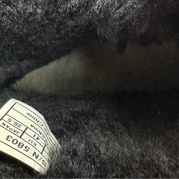 UGG black Bailey Button pull on boot.  size 10.  Boxed - Picture 10 of 14